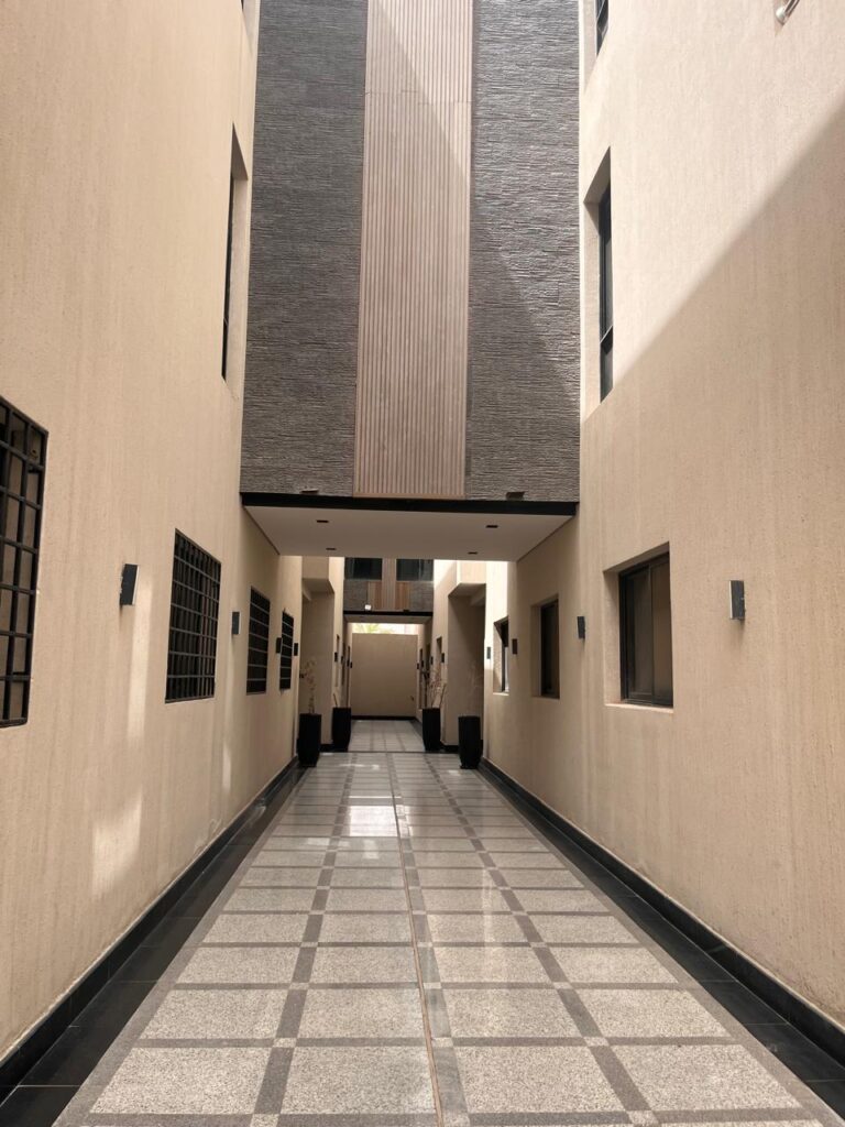 شقة مميزة للبيع في حي العارض — الرياض