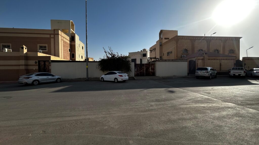 أرض سكنيه للبيع حي لبن — الرياض