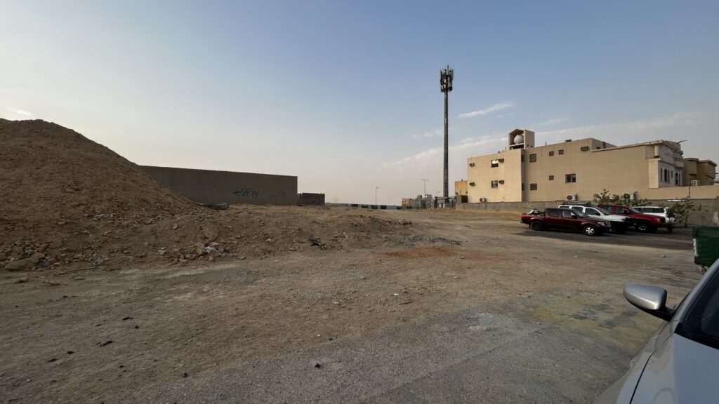 أرض سكنيه للبيع حي لبن ظهير طريق الطايف — الرياض